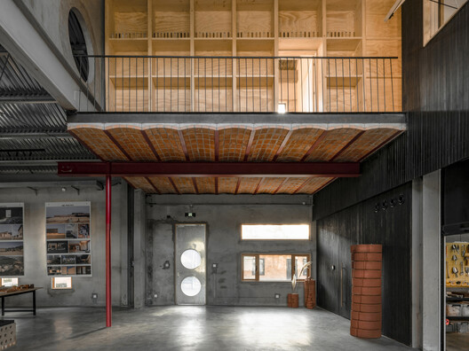 Earthen Architecture and Culture (Xi'an) Research Center / OnEarthStudio