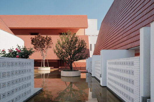 YongLi Red Tile Plaza / We&Arch - Exterior Photography