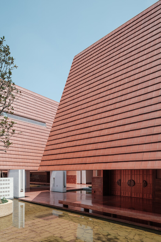 YongLi Red Tile Plaza / We&Arch - Image 23 of 46