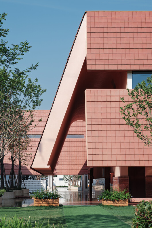 YongLi Red Tile Plaza / We&Arch - Exterior Photography