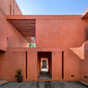 More Than Gray: 15 Projects That Explore Red Pigmented Concrete - Image 4 of 4
