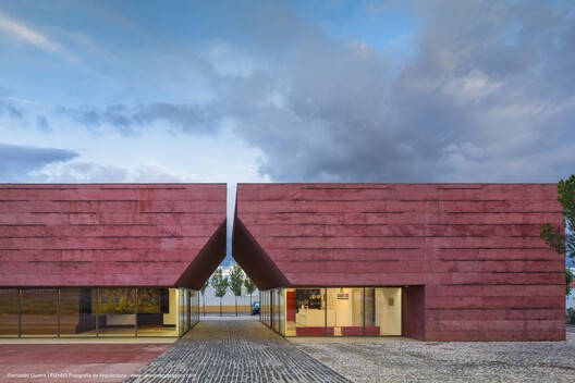 More Than Gray: 15 Projects That Explore Red Pigmented Concrete - Image 27 of 32