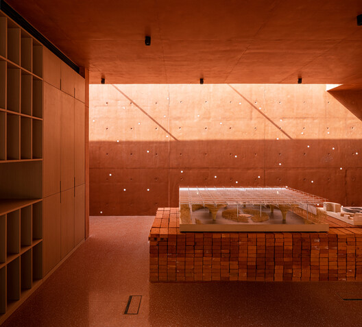 More Than Gray: 15 Projects That Explore Red Pigmented Concrete - Image 4 of 32