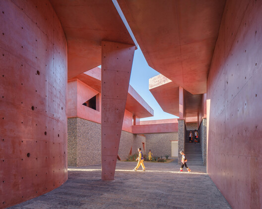 More Than Gray: 15 Projects That Explore Red Pigmented Concrete - Image 3 of 32