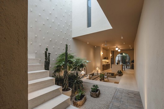 Casa Tamarindo / Studio Moca + Gadex - Fotografía interior, Concreto, Patio interior