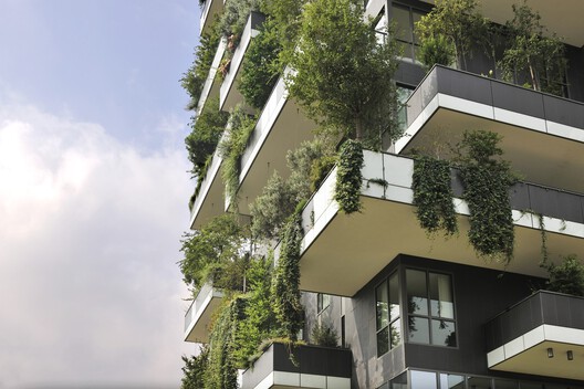 Entendiendo el Eco-Brutalismo: La paradoja entre estructura, sostenibilidad y estilo - Imagen 11 de 44