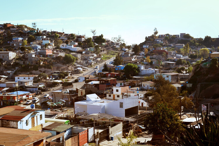 Entendiendo el Eco-Brutalismo: La paradoja entre estructura, sostenibilidad y estilo - Imagen 26 de 44