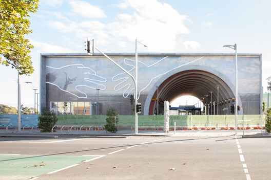 A Project That Brings Together Urban Mobility, Ceramic Technology and Public Art