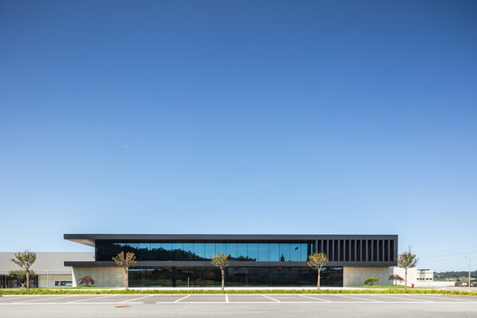 Edifício Industrial Porminho / TRAMA arquitetos - Imagem 9 de 23