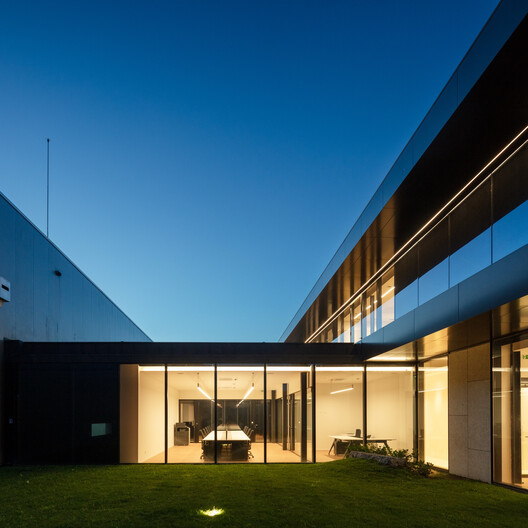 Edifício Industrial Porminho / TRAMA arquitetos - Imagem 15 de 23