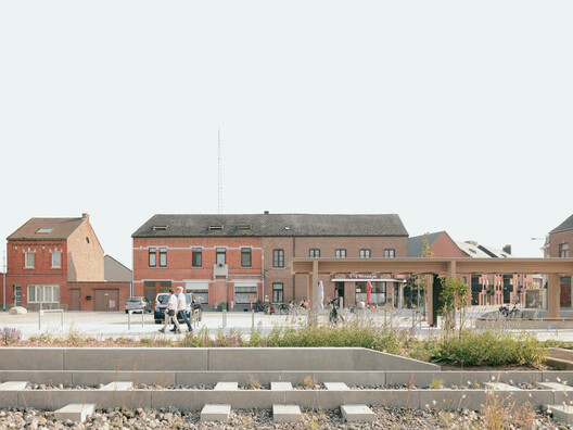 The Borgloon Fruit Station / Burolandschap - Exterior Photography, Concrete