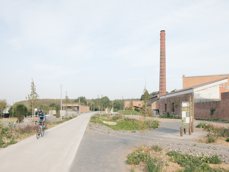 The Borgloon Fruit Station / Burolandschap - Exterior Photography, Brick