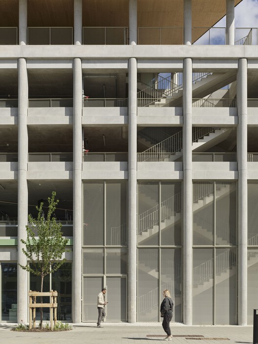 Multimodal Hub and Offices / DREAM + AIA Life Designers - Interior Photography, Concrete, Column