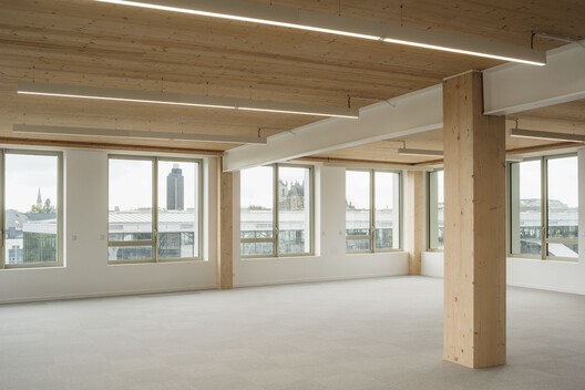 Multimodal Hub and Offices / DREAM + AIA Life Designers - Interior Photography, Wood, Beam