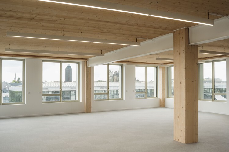 南特联运办公综合体 / DREAM + AIA Life Designers - 室内图, 木头, 梁