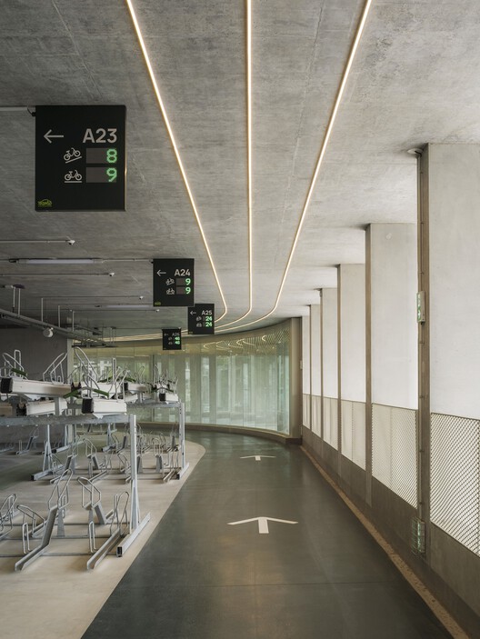Multimodal Hub and Offices / DREAM + AIA Life Designers - Image 13 of 23