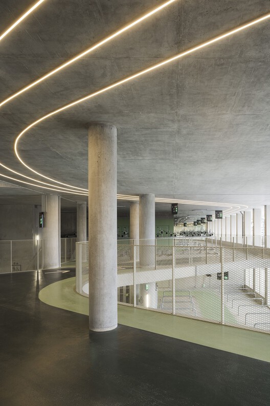 Multimodal Hub and Offices / DREAM + AIA Life Designers - Interior Photography
