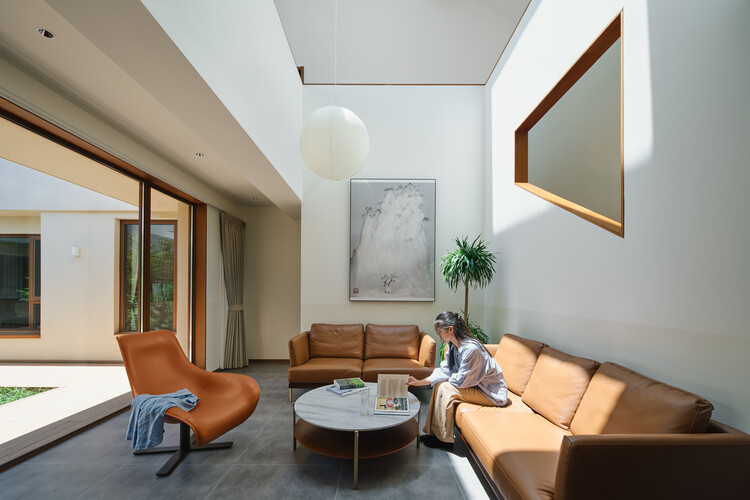 闲心宅 / STEPS 大台阶建筑 - 室内图, 起居室, 沙发, 木头, 桌子, 灯, 椅子