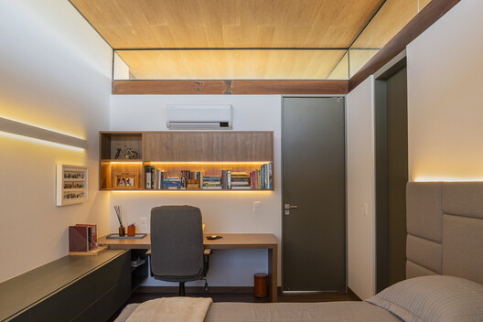 Casa RA / Fernandes Atem Arquitetos - Fotografía interior, Estanterías, Iluminación, Sillas