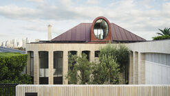 ReclaYm House / Luigi Rosselli Architects