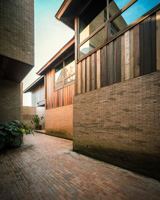 Athita Pool Villa and Spa / Studio Miti - Exterior Photography, Wood, Brick