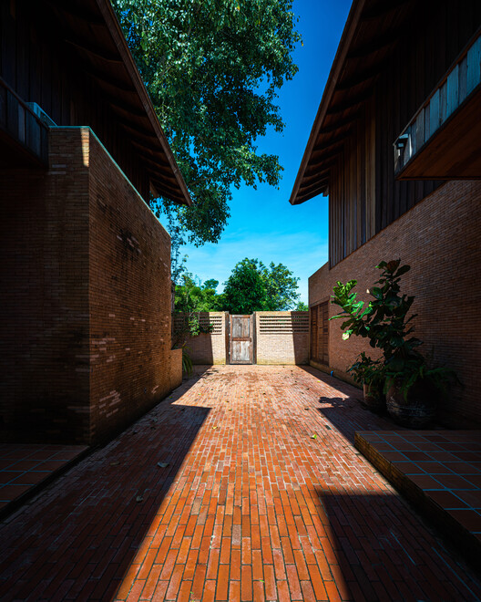 Athita Pool Villa and Spa / Studio Miti - Exterior Photography, Wood, Brick