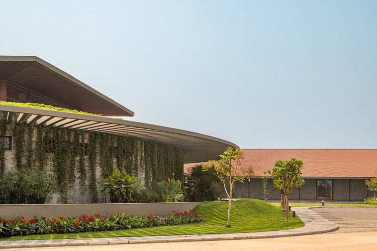 Clube Gulmohar / Khosla Associates - Imagem 26 de 37