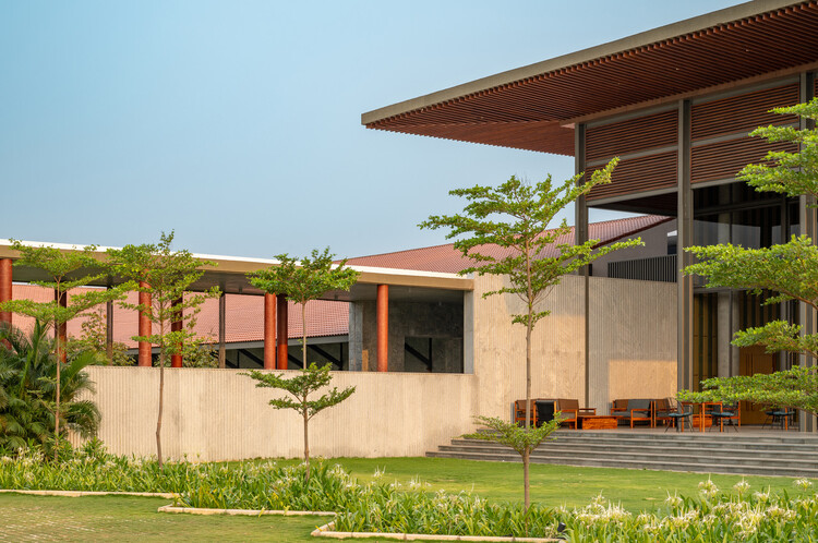 Clube Gulmohar / Khosla Associates - Imagem 5 de 37