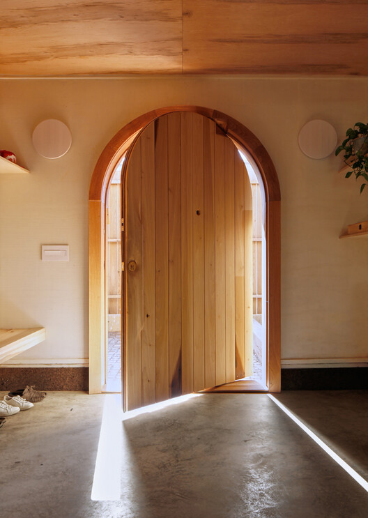 Home on Earth: Recipes for Healthy Housing - Image 3 of 5