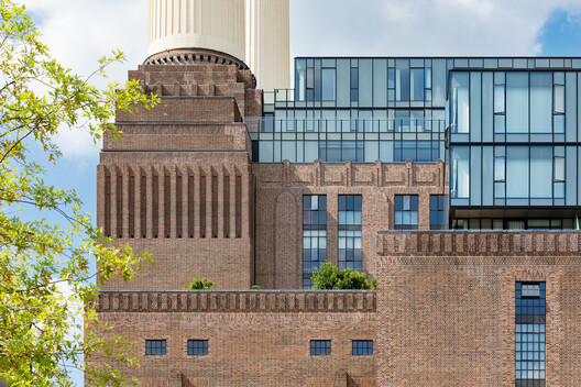 Battersea Power Station: The Architectural Rebirth of a Romantic Ruin - Image 3 of 5