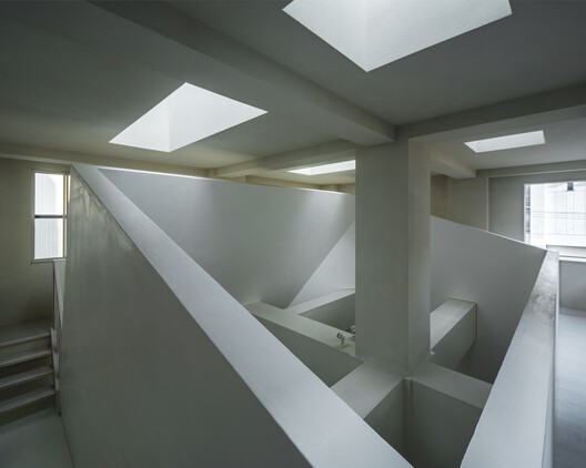 Floating Nest / YŪ Momoeda Architects - Interior Photography