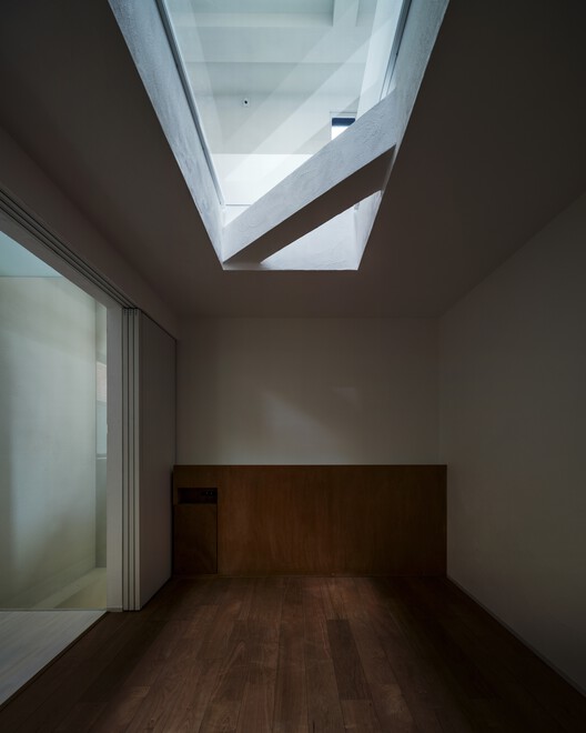 Floating Nest / YŪ Momoeda Architects - Image 11 of 23
