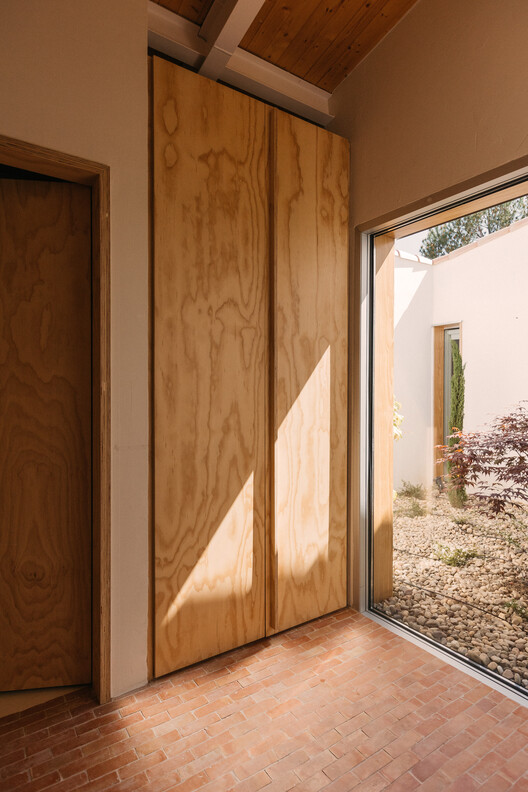 Rosa María House / delavegacanolasso - Image 5 of 39