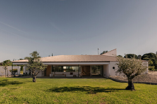 Rosa María House / delavegacanolasso - Exterior Photography