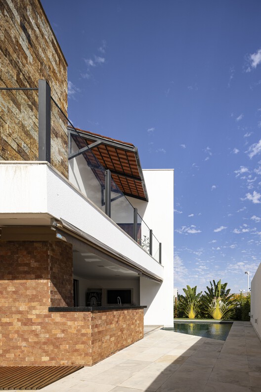 Residência VM / Lins Arquitetos Associados - Fotografia de Exterior, Balcão