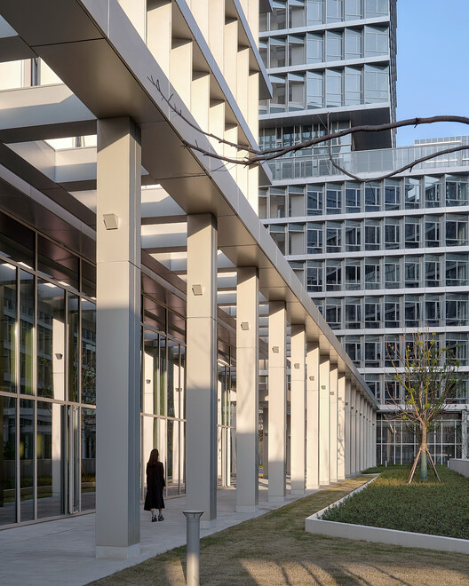 上海张江信息技术产业平台创芯天地 / 致正建筑工作室 - 建筑图, 玻璃, 具体的