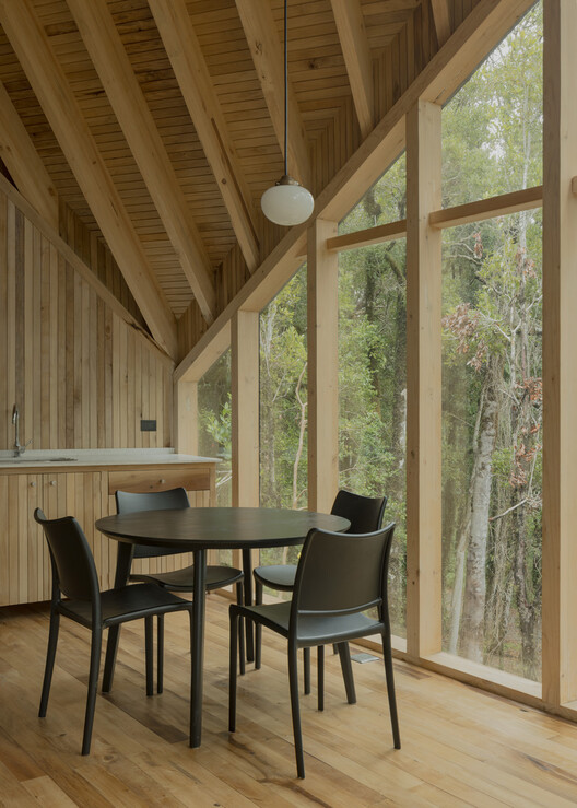 Refugio Calfuco / Tomás de Iruarrizaga - Interior Photography, Dining room, Wood, Chair, Glass