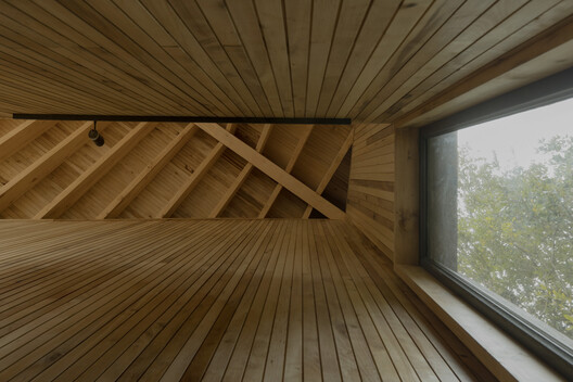 Refugio Calfuco / Tomás de Iruarrizaga - Interior Photography, Wood