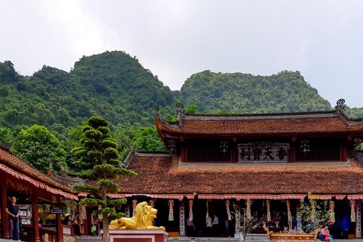 Tradition in Clay: Vietnam's Architectural Exploration with Traditional Tiles - Image 7 of 7