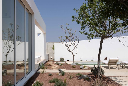 Casa Oblivio / M.O.B design studio - Image 10 of 34