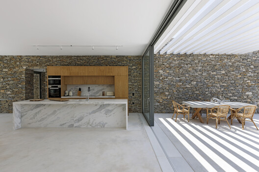 Casa PetrA / React Architects - Fotografia de Interiores, Cozinha, Concreto