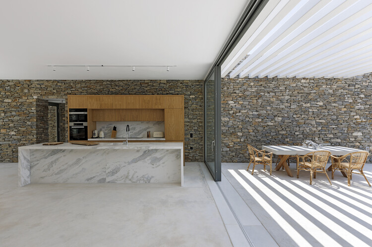 Casa PetrA / React Architects - Fotografia de Interiores, Cozinha, Concreto