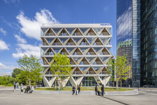 The Cradle Office Building / HPP Architects