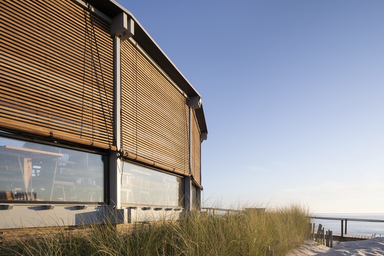 Sétimo Ano de Praia Beach Support Facility / Lousinha Arquitectos - Fotografia de Exterior