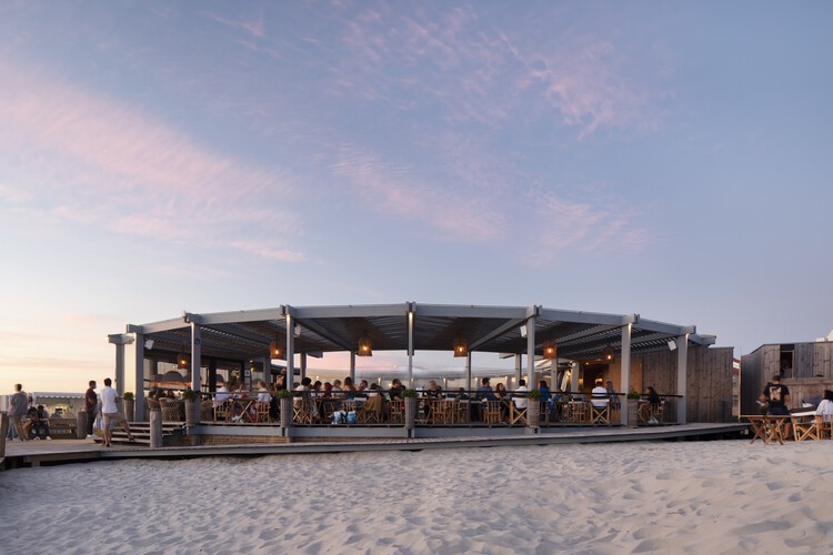 Sétimo Ano de Praia Beach Support Facility / Lousinha Arquitectos - Imagem 12 de 20