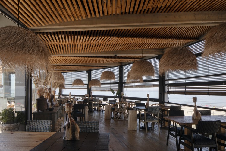 Sétimo Ano de Praia Beach Support Facility / Lousinha Arquitectos - Fotografia de Interiores, Madeira, Cadeira