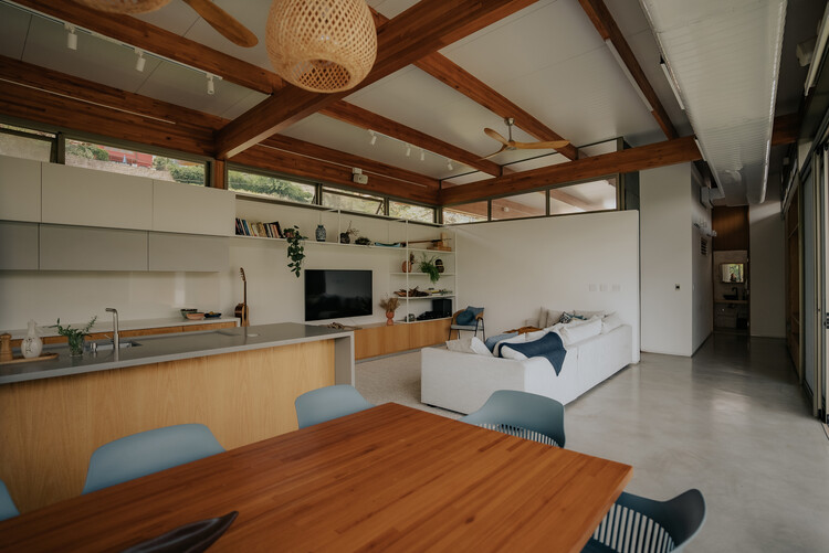 Casa TM / Horizontal Arquitetura e Design - Fotografía interior, Cocina, Madera, Encimera, Sillas, Fijación Vigas