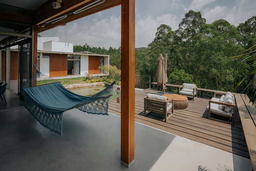 Casa TM / Horizontal Arquitetura e Design - Fotografía interior, Madera, Fijación Vigas, Sillas, Patio