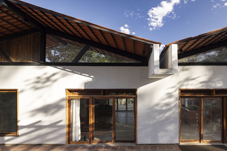 Casa Arajara / Lins Arquitetos Associados - Fotografia de Exterior, Madeira, Viga