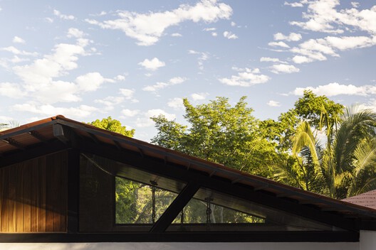 Casa Arajara / Lins Arquitetos Associados - Fotografia de Exterior, Madeira, Viga